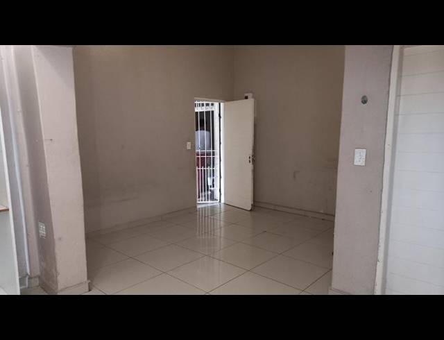 4 BEDROOM HOUSE FOR SALE IN KENILWORTH